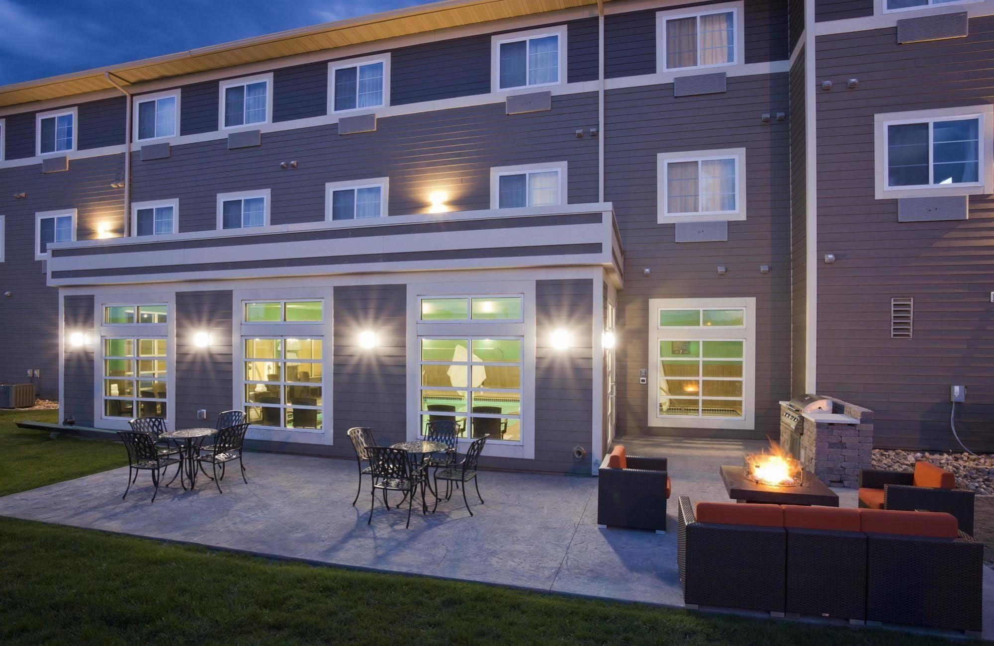 Grandstay Hotel & Suites Valley City Bagian luar foto