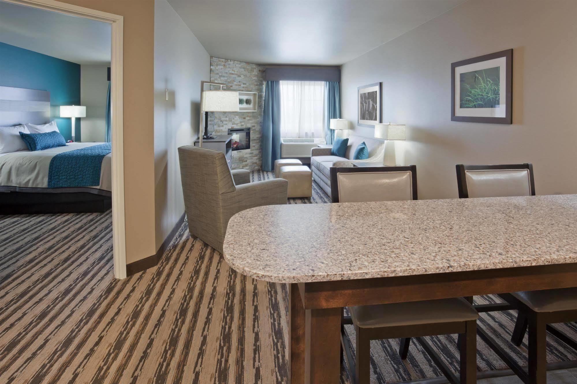 Grandstay Hotel & Suites Valley City Bagian luar foto