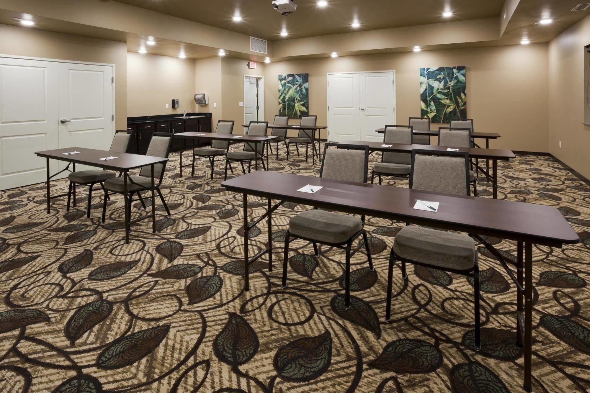 Grandstay Hotel & Suites Valley City Bagian luar foto