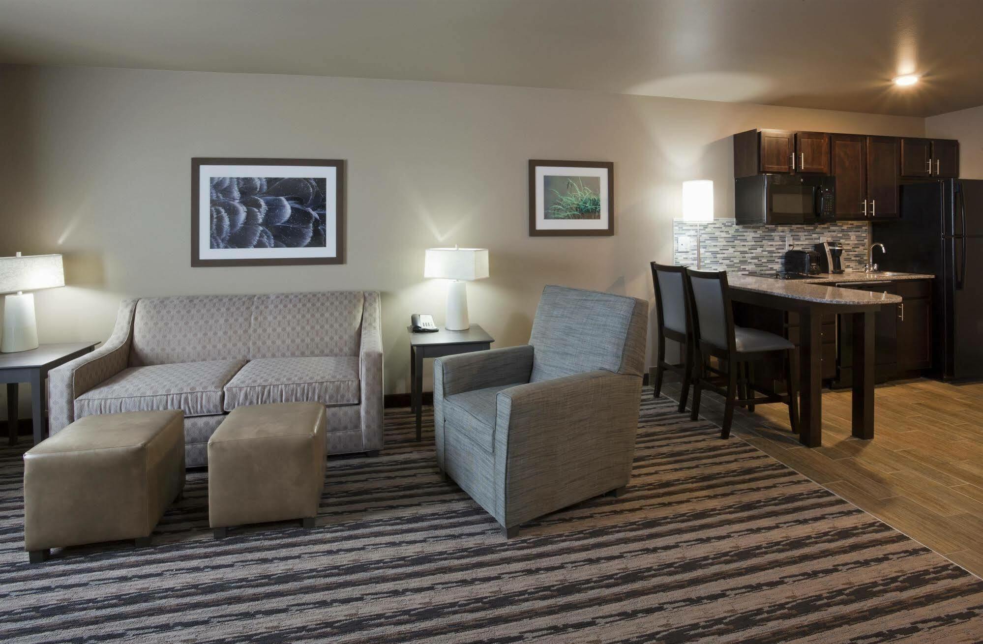 Grandstay Hotel & Suites Valley City Bagian luar foto